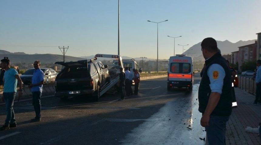 Tatvan&rsquo;da Trafik Kazası: 6 Yaralı