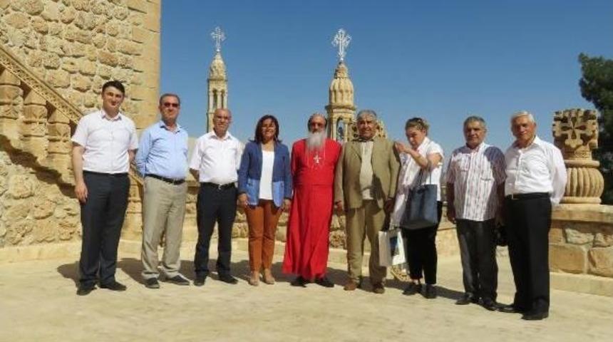 Chp'lilerden S&uuml;ryani Manastırına Ziyaret