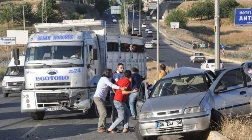 Zincirleme Kaza Sonrası Kavga