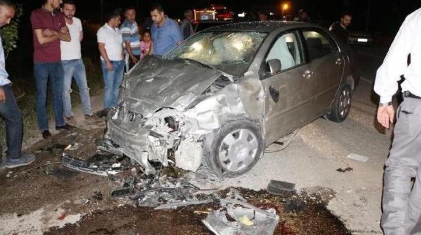 Kırıkkale'de Kaza: 3 &Ouml;l&uuml;, 8 Yaralı