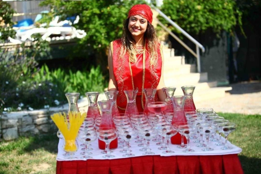 Kuşadası&rsquo;nda Yetişen Meyveler Festivallerle Turistlere Tanıtılıyor