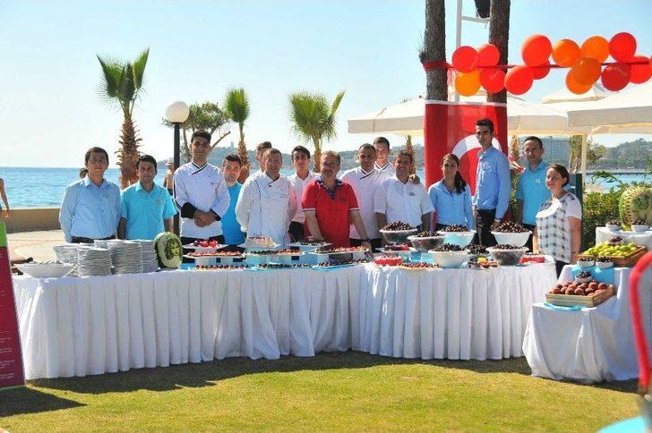 Kuşadası’nda Yetişen Meyveler Festivallerle Turistlere Tanıtılıyor G3