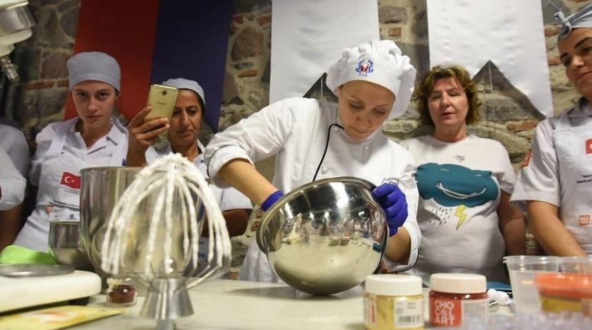 Guinness Rekorlu Pastacı İşin İnceliklerini Anlattı