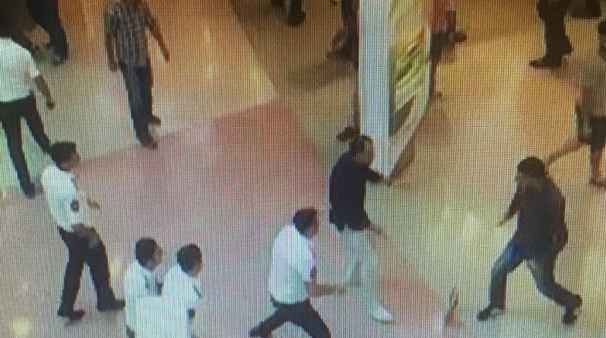 Avm&rsquo;de Bı&ccedil;aklı Dehşet