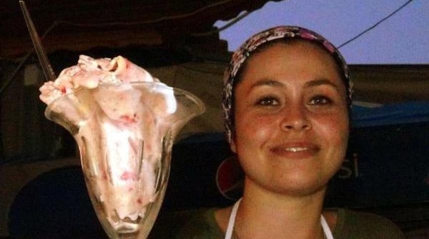 Ünlülerin Modacısından 'tavada Dürüm Dondurma'