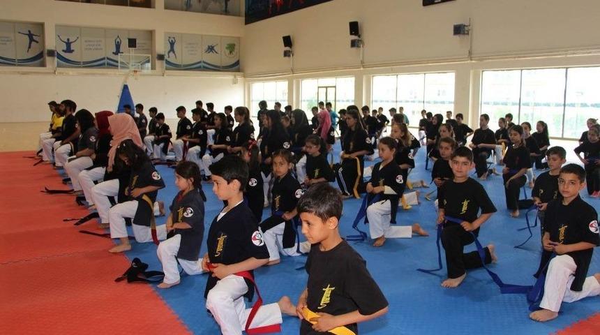 Sınavı Geçtiler, Sertifikalarını Aldılar