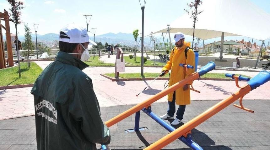 Ke&ccedil;i&ouml;ren&rsquo;de Parklarda Temizlik