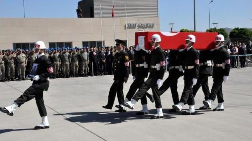 Şehit Uzman &Ccedil;avuş &Ccedil;etin T&ouml;renle Uğurlandı