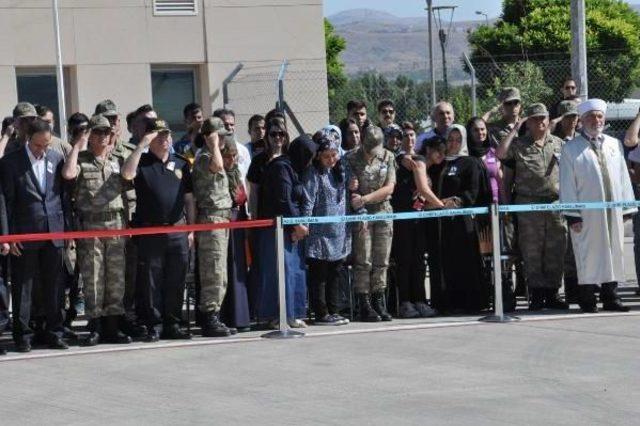 Şehit Uzman Çavuş Çetin Törenle Uğurlandı