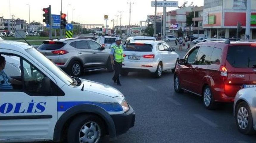 Yoğunluk Nedeniyle 3 Kilometre Yol 45 Dakika Sürdü