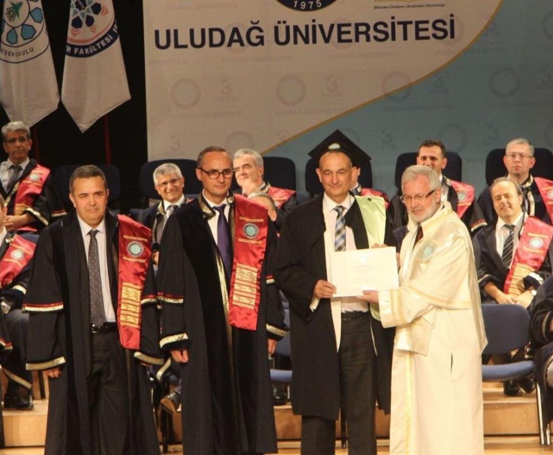 (&ouml;zel Haber) Ameliyattan &Ccedil;ıkıp Derse Girdi, Ziraat Fak&uuml;ltesini İkincilikle Bitirdi