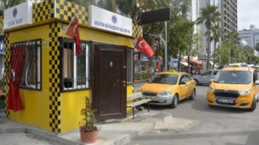 Mersin&rsquo;de Taksi Durakları Yenileniyor