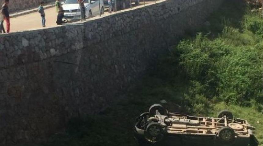 K&ouml;rfez'deki Kazada 3 Yaralı