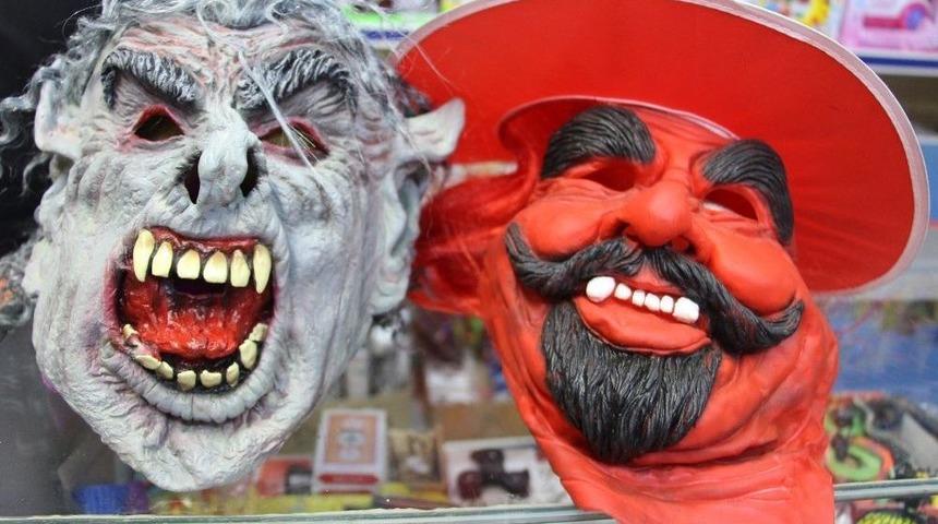 &Ouml;ğrencilerin Yeni G&ouml;zdesi Şaka Oyuncakları