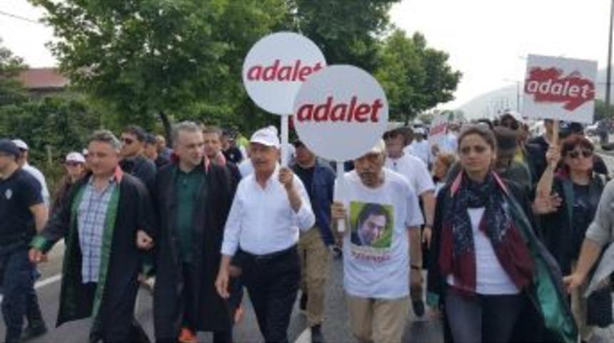 D&uuml;zce Barosu Avukatları Da Adalet Y&uuml;r&uuml;y&uuml;ş&uuml;&rsquo;nde