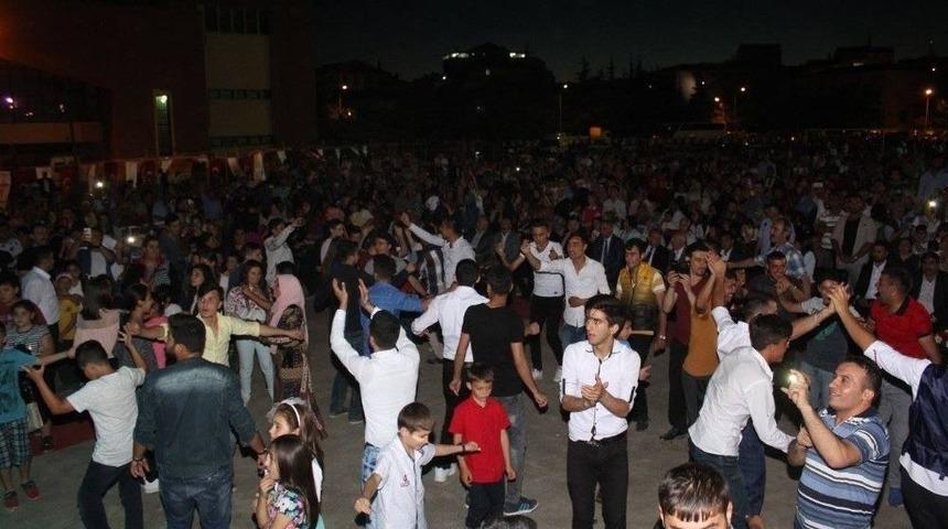 Sungurlu&rsquo;da Halk Konserine Yoğun İlgi