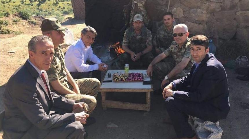 Kaymakam &Ouml;zkan, Mehmet&ccedil;ikle Bayram Ziyareti