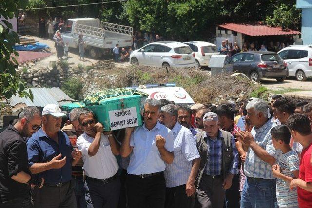 Hatay’da Kazada Hayatını Kaybeden 4 Kişi Toprağa Verildi