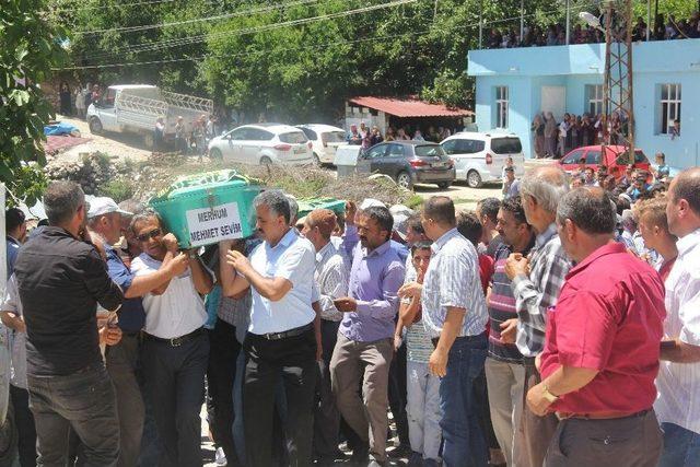 Hatay’da Kazada Hayatını Kaybeden 4 Kişi Toprağa Verildi