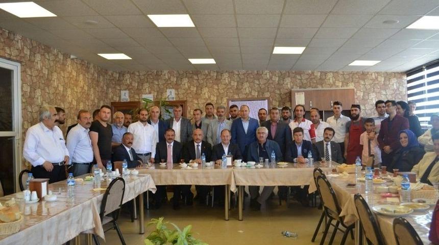 Ak Parti Aziziye Teşkilatında Bayramlaşma T&ouml;reni