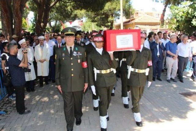 Şehit Uzman Onbaşı Son Yolculuğuna Uğurlandı