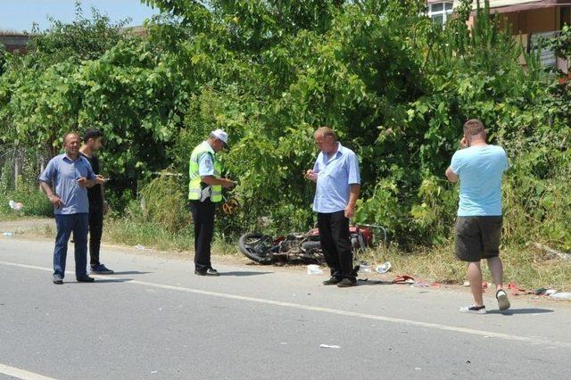 Motosikletler Kafa Kafaya Çarpıştı: 2 Yaralı