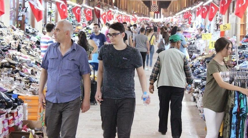 Ramazan Bayramı Alipaşa &Ccedil;arşısı Esnafının Y&uuml;z&uuml;n&uuml; G&uuml;ld&uuml;rd&uuml;