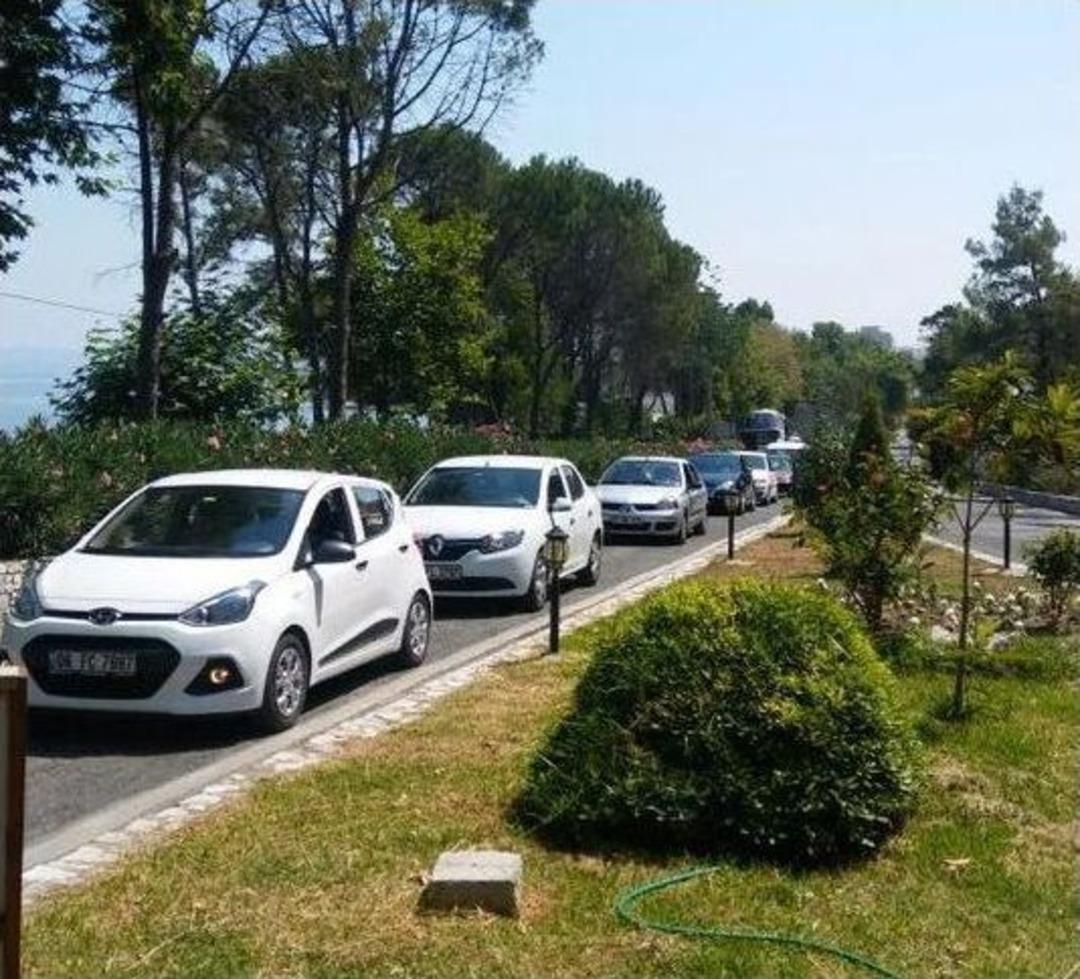 Aşırı Yoğunluk Nedeniyle Milli Park Ara&ccedil; Girişine Kapatıldı