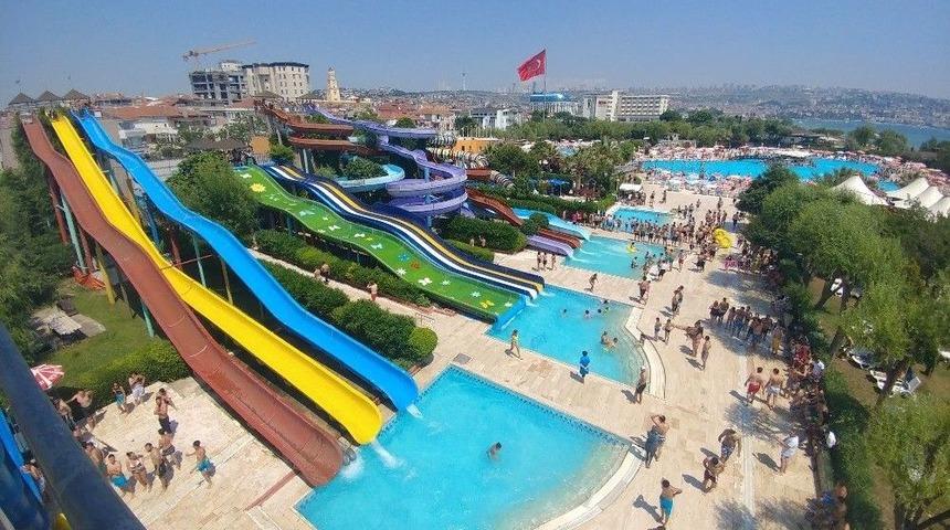 Bayramın Son G&uuml;n&uuml;nde Havuzlar Doldu Taştı