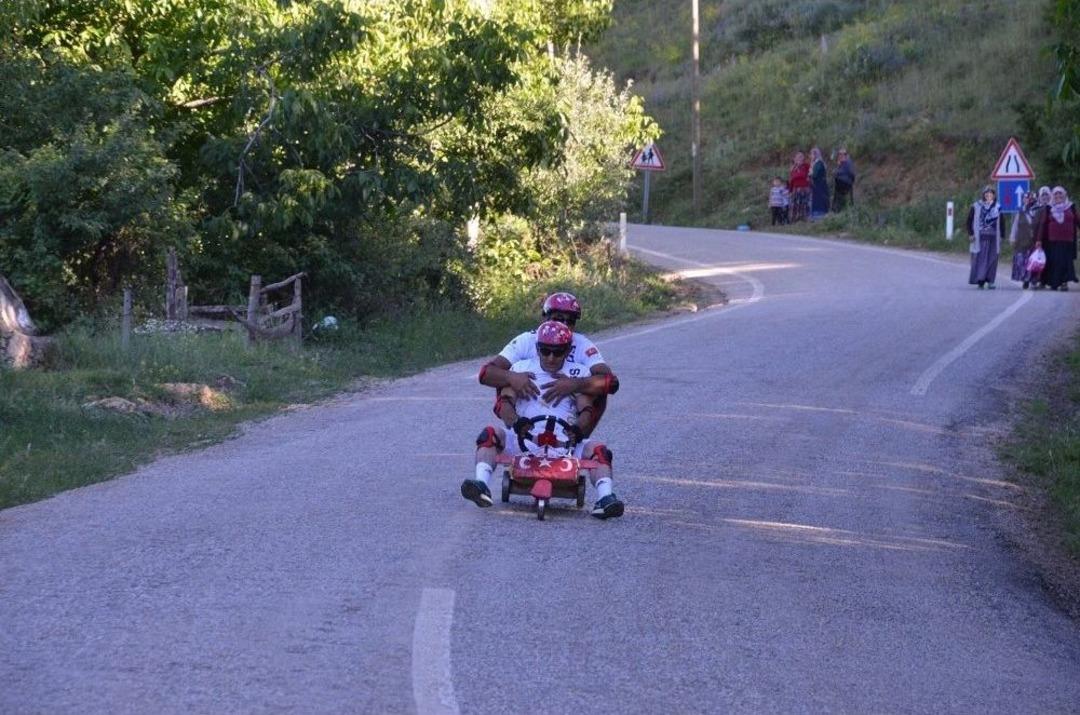 Tornet Yarışları Renkli G&ouml;r&uuml;nt&uuml;lere Sahne Oldu