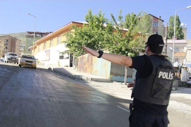 Hakkari’de Asayiş Uygulaması Yapıldı