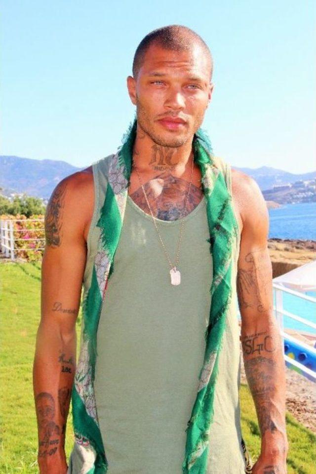 ‘dünyanın En Yakışıklı Mahkumu’ Jeremy Meeks Türk Baklavasına Hayran Kaldı