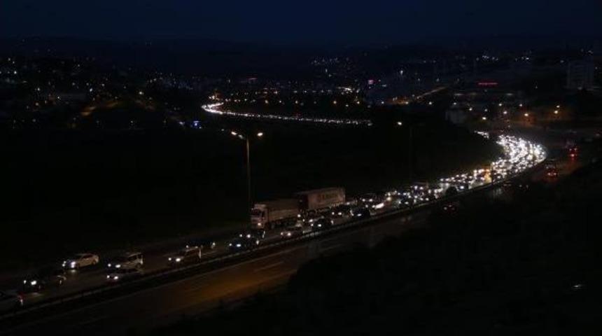 Bayram Tatilcileri D&ouml;n&uuml;şe Ge&ccedil;ti (2)