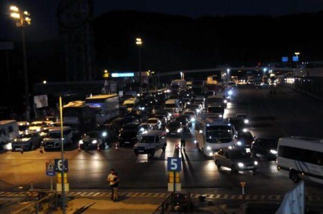 Yalova'da Trafikte Yoğunluk Yaşanmadı (2)