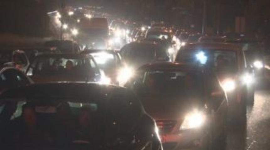 Tatilciler D&ouml;n&uuml;ş Yolunda