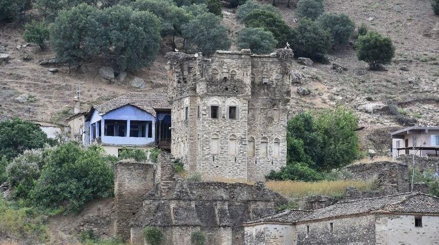 Tarihi Arpaz Kalesi Restore Edilecek