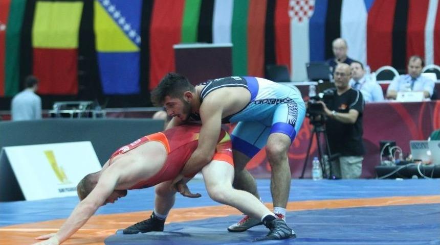 Muhammed L&uuml;tfi K&uuml;&ccedil;&uuml;kyıldırım Avrupa &Uuml;&ccedil;&uuml;nc&uuml;s&uuml;