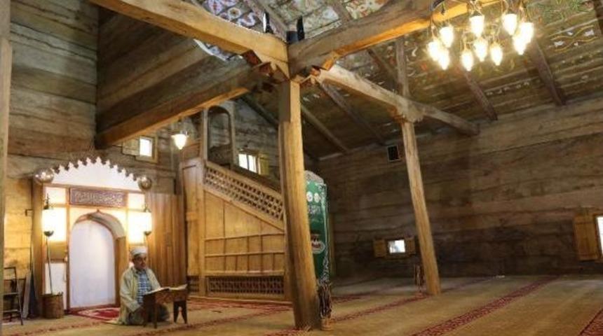 &Ccedil;ivisiz Cami, 8 Asırdır Ayakta