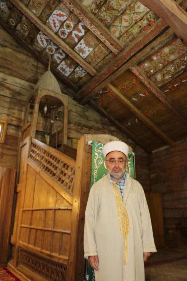 Çivisiz Cami, 8 Asırdır Ayakta