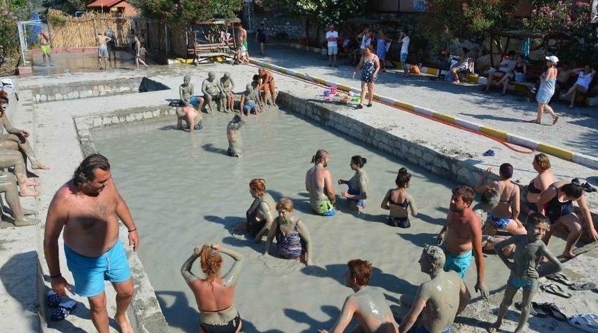 Bayramda Tatilcilerin G&ouml;zdesi Sultaniye Kaplıcaları Oldu