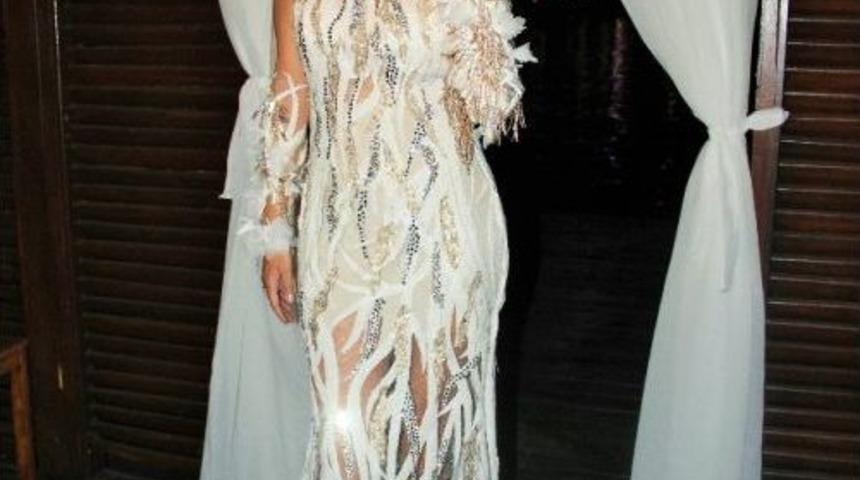 Tuğba &Ouml;zerk&rsquo;in Parmağındaki Tek Taşın Sırrı &Ccedil;&ouml;z&uuml;ld&uuml;