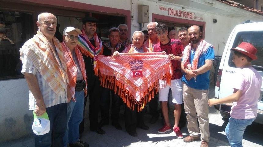 Cengiz &Uuml;nder, Bayramı Y&ouml;r&uuml;klerle Ge&ccedil;irdi