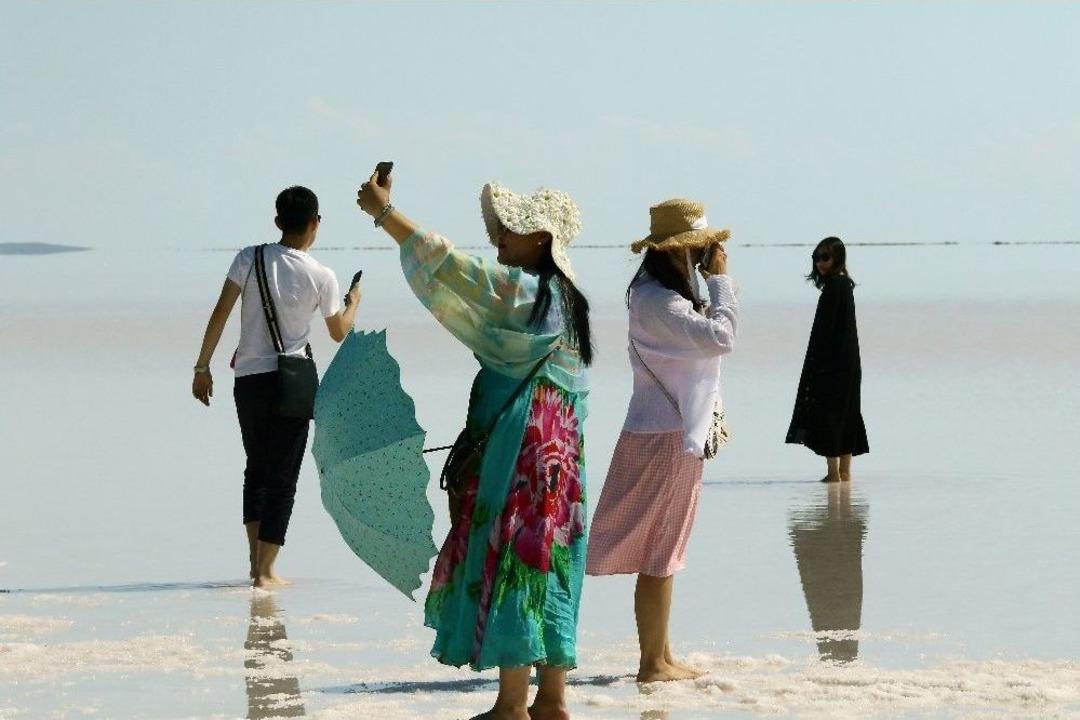 (&ouml;zel Haber) Tuz G&ouml;l&uuml; Tatilciler Ve Turistlerin Uğrak Yeri Haline Geldi