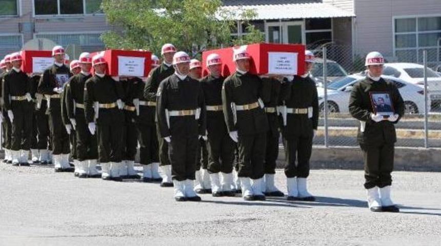 Şırnak'ta 3 Şehit I&ccedil;in Uğurlama T&ouml;reni