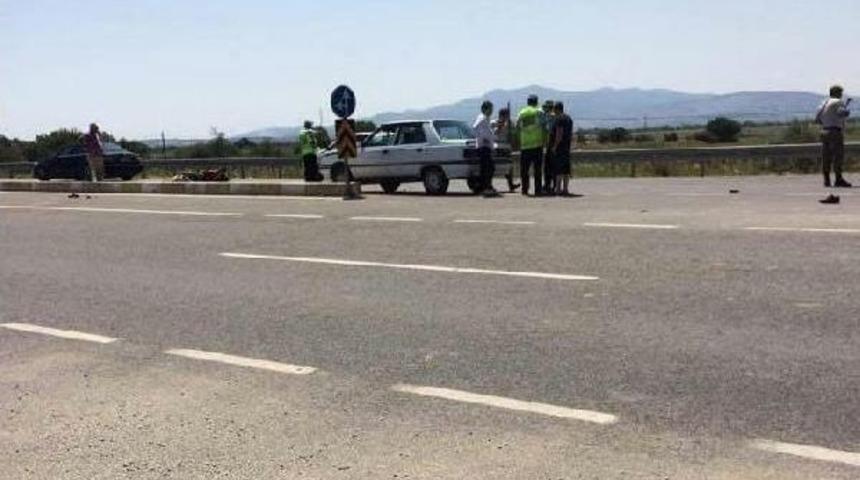 Otomobilin &Ccedil;arptığı Motosikletteki &Ccedil;ifti &Ouml;l&uuml;m Ayırdı