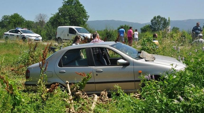 Yaralanan Yakınlarını Takip Ederken Ambulansa Çarptılar