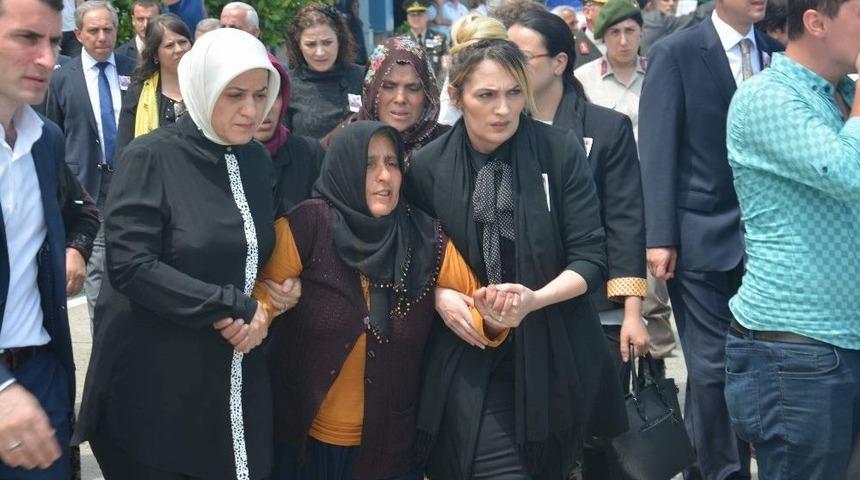 Şırnak&rsquo;ta Şehit Olan Askerin Cenazesi Memleketi Trabzon&rsquo;a Getirildi