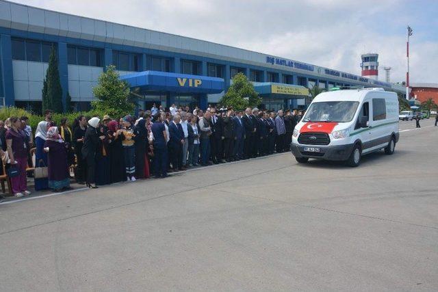 Şırnak’ta Şehit Olan Askerin Cenazesi Memleketi Trabzon’a Getirildi