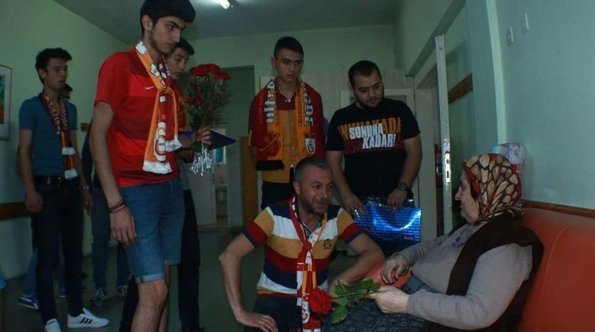 Ultraslan Niğde Taraftar Grubundan Huzur Evine Bayram Ziyareti