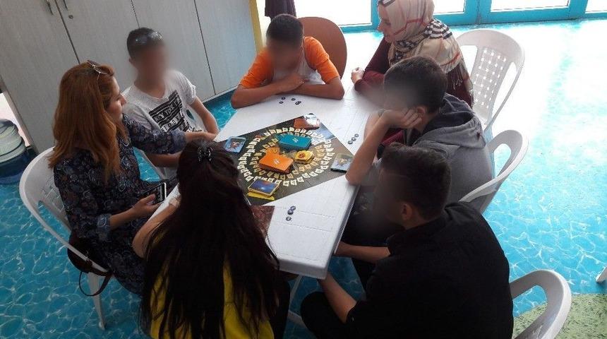 &Ccedil;ocuklara Hakları Oyunla Anlatıldı